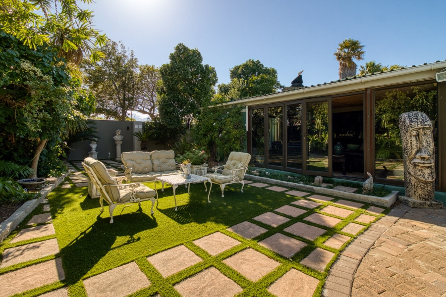 4 Bedroom Property for Sale in Strand South Western Cape